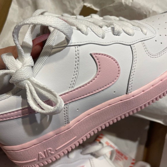 NIB Nike Pink Foam/White Air Force 1 - Picture 3 of 6
